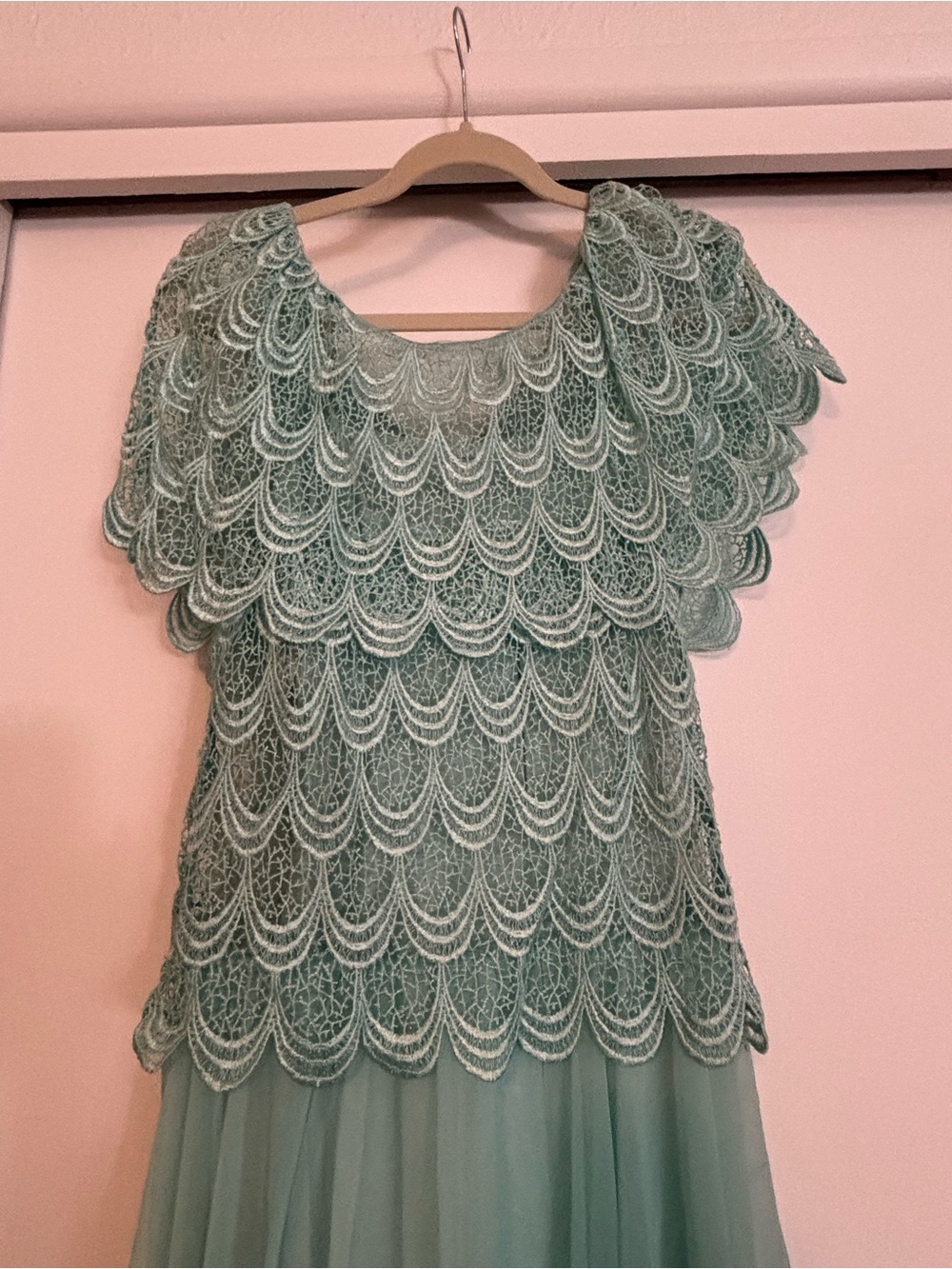 Vintage-Inspired Seafoam Green Lace Overlay Maxi Dress - Picture 2 of 5